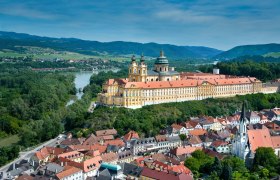 Altstadt von Melk und Benediktinerstift Melk © Donau Niederösterreich/www.extremfotos.com, © Donau Niederösterreich/www.extremfotos.com